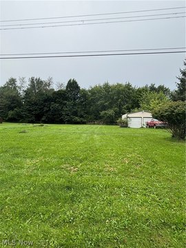 Land, Louisville, OH