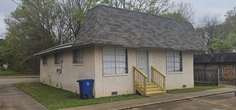 Freestanding Flex Building with Storage