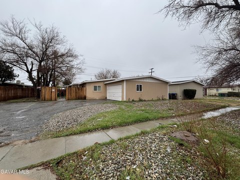 Lancaster Duplex: Income Opportunity