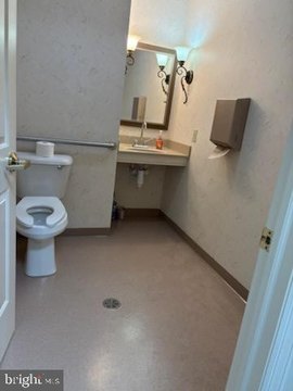 Office Space with Two Entrances