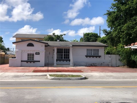Block Duplex with Central A/C Units