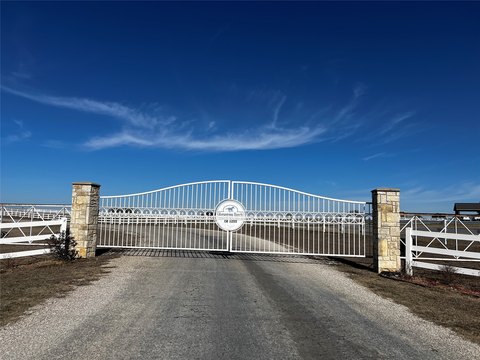 Acreage in Gated Equestrian Community