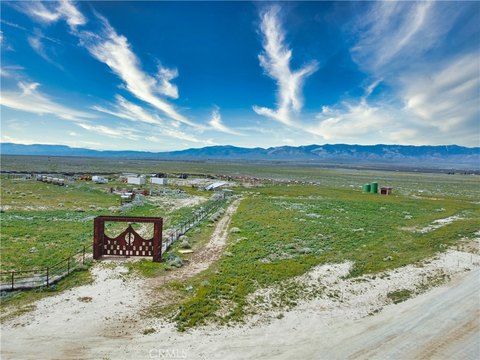 Fairmont Ranch-Style Land Opportunity