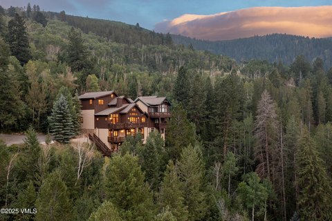 Eagle-Vail Duplex with Mountain Views