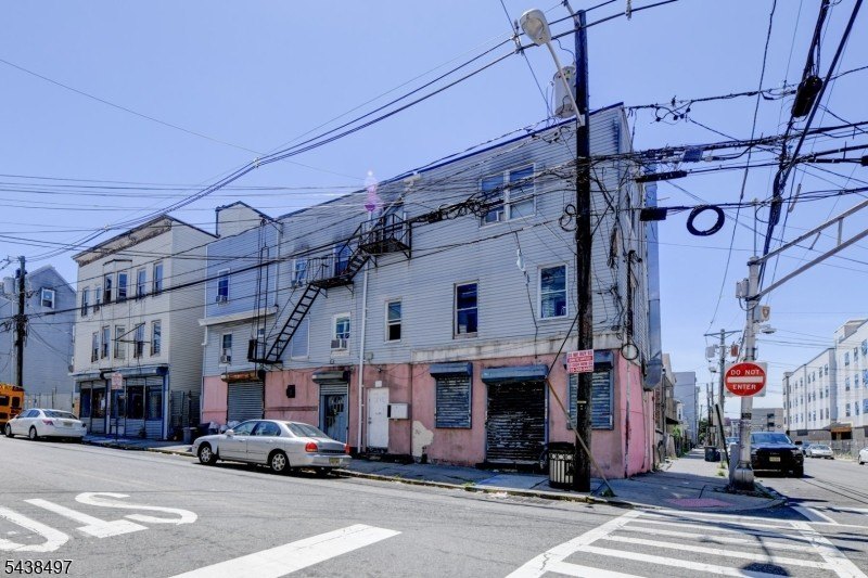 122 16Th Ave, Paterson, NJ 07501