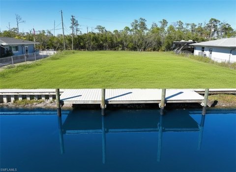 Canal-Front Lot in Island Park