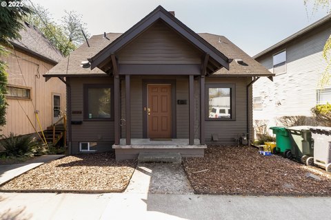 Updated Duplex in Buckman Neighborhood