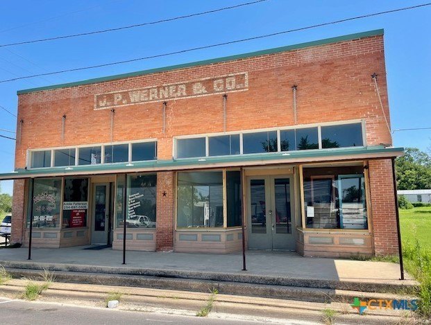 Charming Commercial Building in Cameron