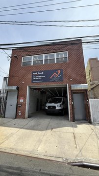 Richmond Hill Warehouse with Office