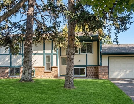 Duplex with Fenced Yard