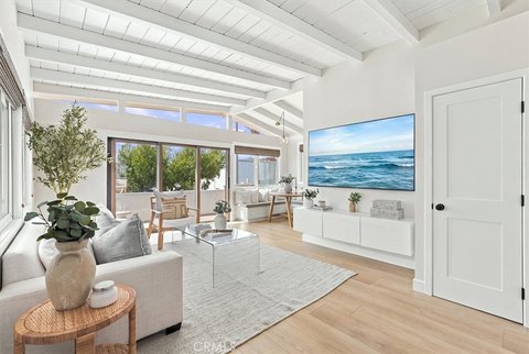 Updated Beachside Duplex