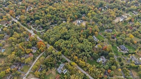 Residential Land in Bingham Farms