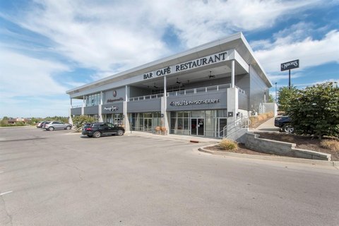 Retail Space in Pleasant Ridge