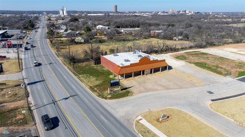 Multi-Use Commercial Building with Kitchen