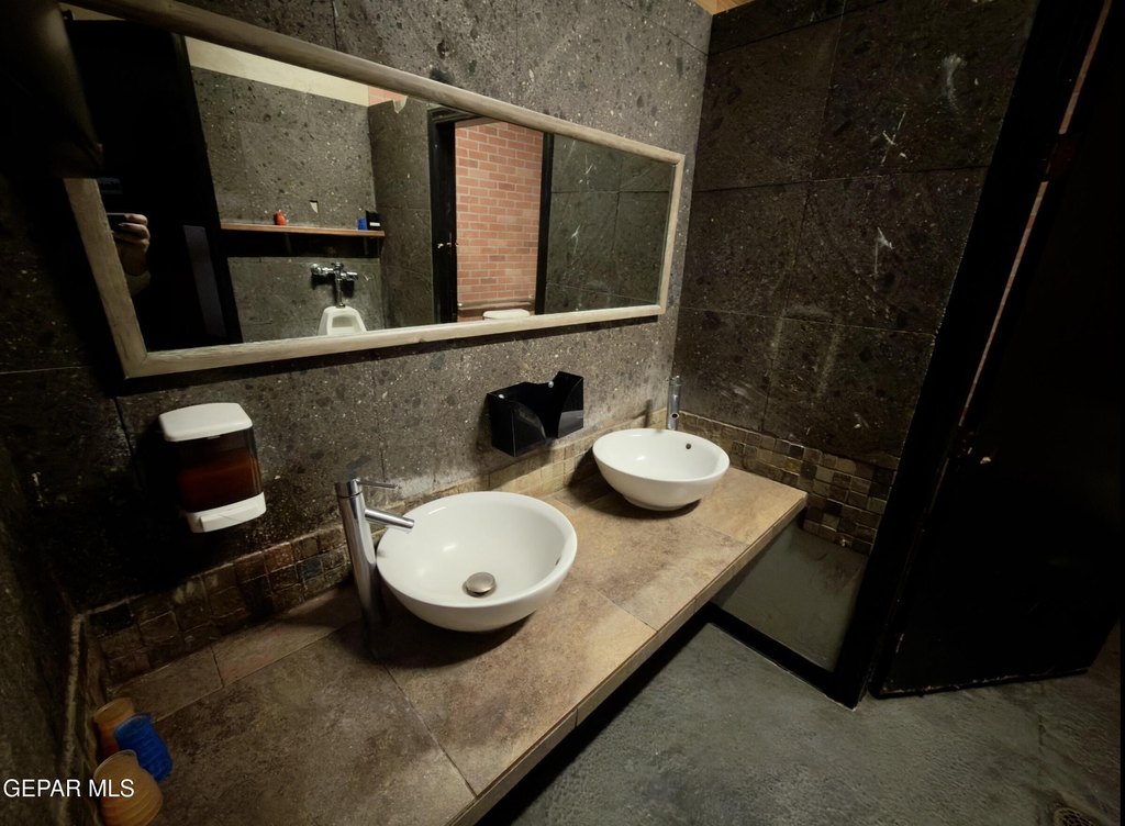 Picture 10