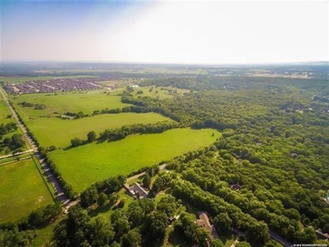 LAND - Jenks, OK