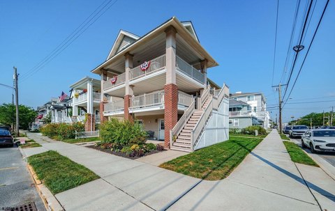 Second-Floor Residential Income Property