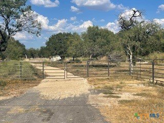 Land Convenient to San Antonio