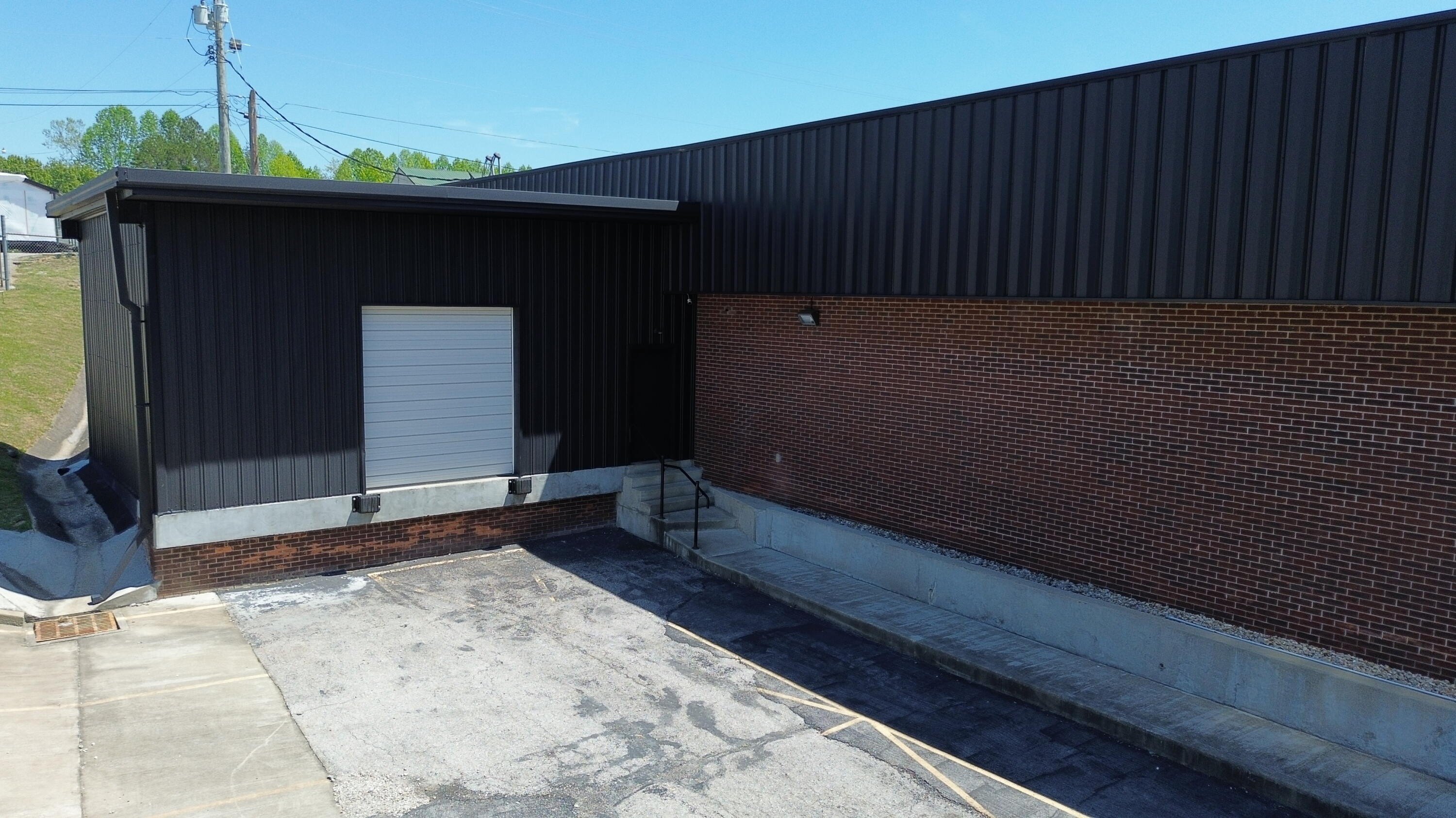 Corbin Garage/Loading Dock For Lease