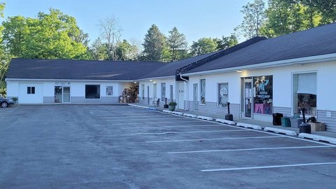 Retail and Office Plaza with Warehouse