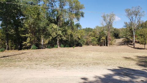 Scenic Land with Pond in Waco