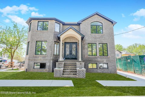 Staten Island Two-Family Colonial