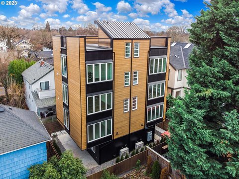 Stunning Duplex in Ladds Addition