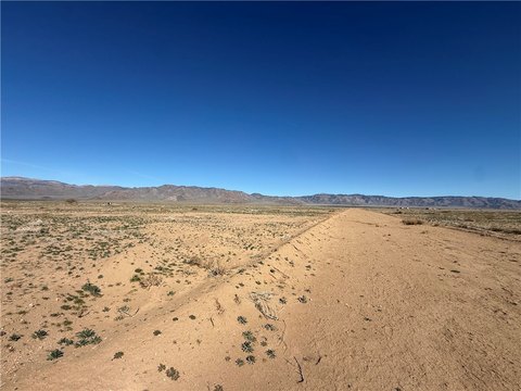 Kingman Land with Mountain Views