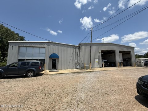Industrial Truck Repair Facility