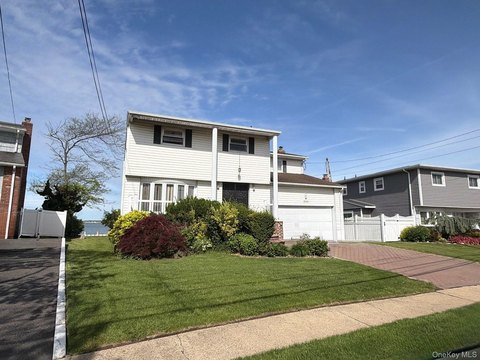 Colonial Duplex Property