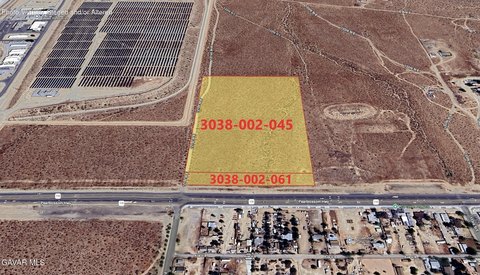 Land on Pearblossom Highway