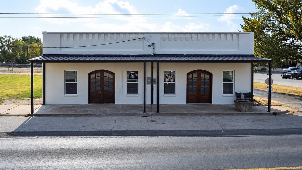 201 N Main St, Maypearl, TX 76064