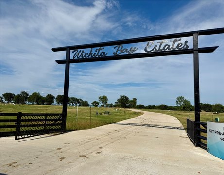 Waterfront Homesite in Gated Community
