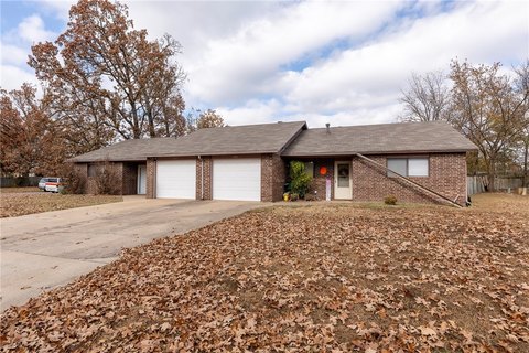 Well-Maintained Duplex in Rogers, AR