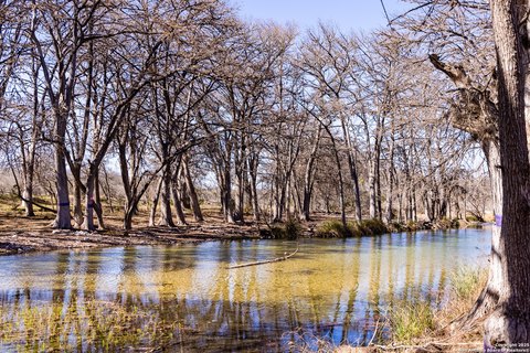 Land, Rio Frio, TX