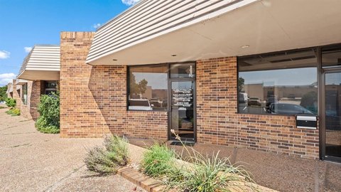 Versatile Commercial Suite in Oklahoma City