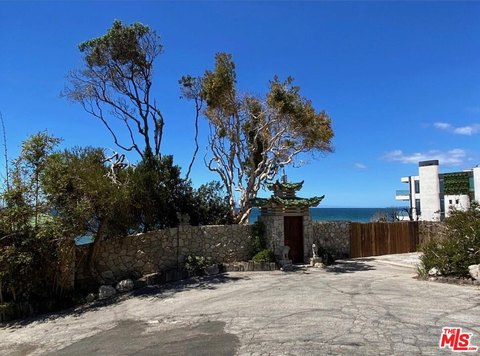 LAND - Malibu, CA
