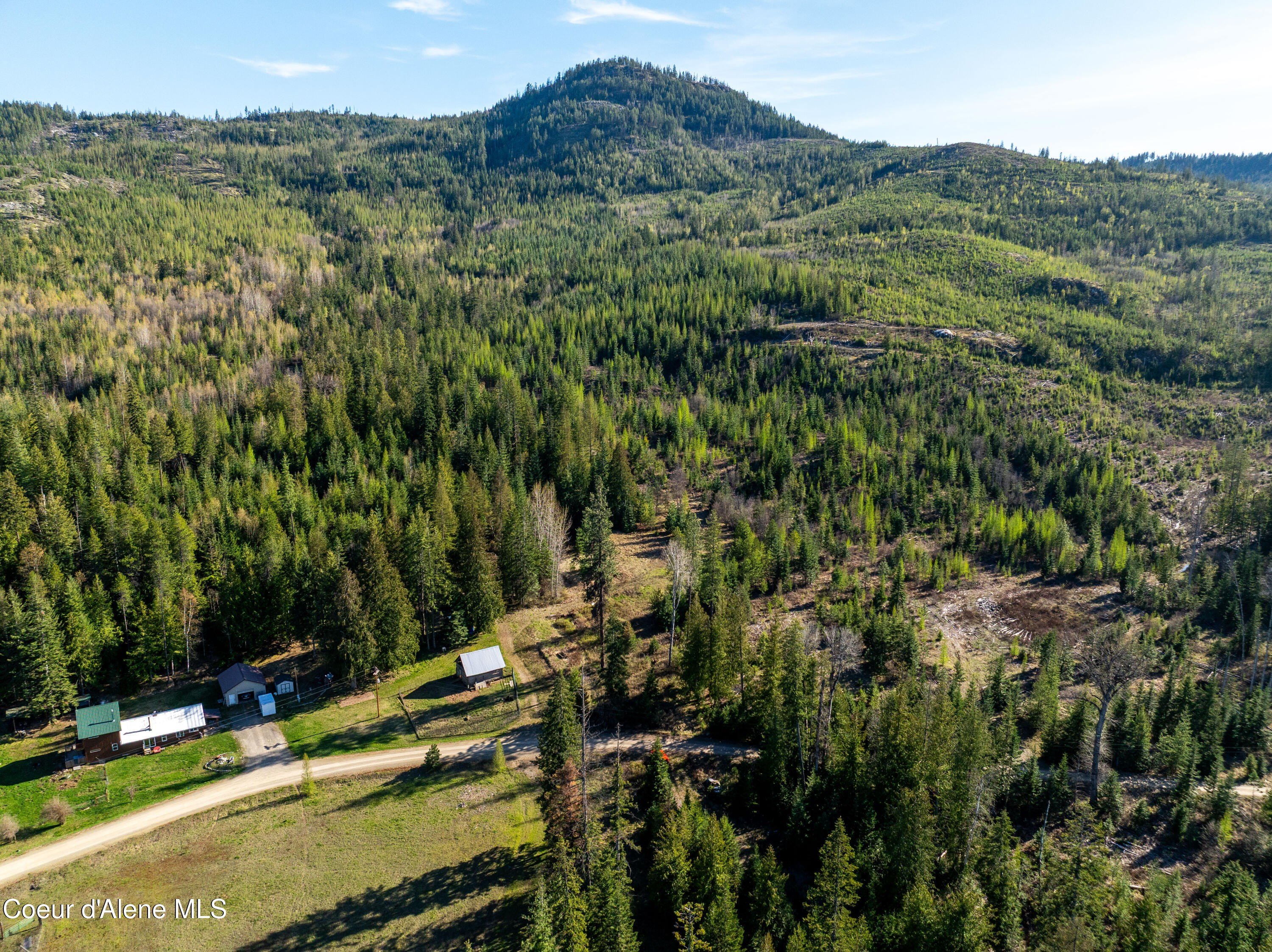 Sagle, ID Hilltop Retreat