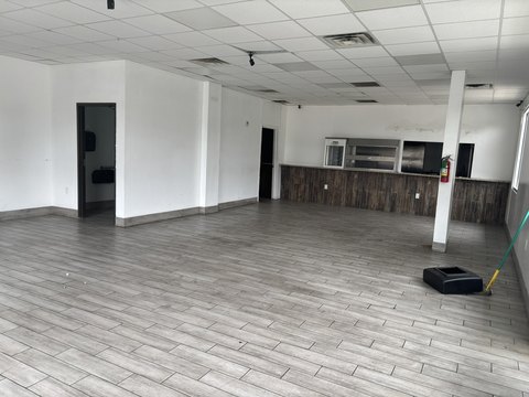 Retail Restaurant Suites with Kitchen