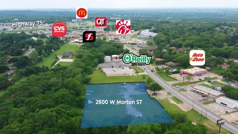 Flex Space Building with Ample Parking