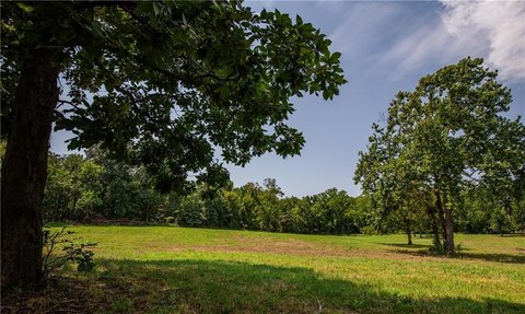 Land, Cleveland, MO