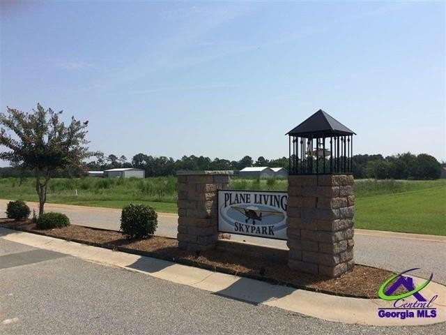 Residential Lot in Aviation Community