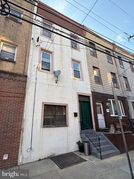 Philadelphia Triplex in Marconi Section