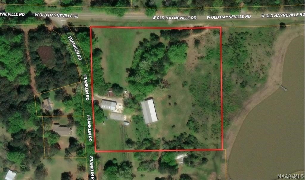 Sprawling Acreage with Workshop & Barn