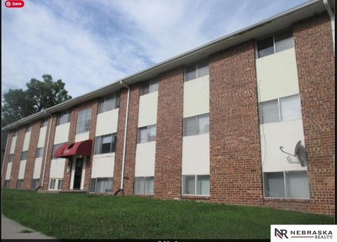 Leased 22-Unit Brick Apartment Building