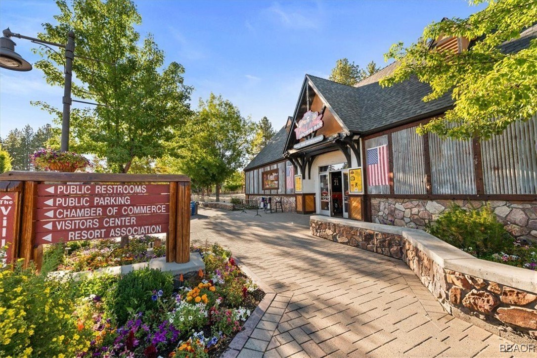 Iconic Big Bear Lake Building