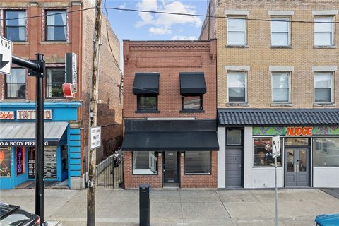 Retail and Residential Dual-Use Property