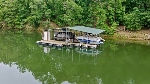 Beaver Lake Retreat with Cabin