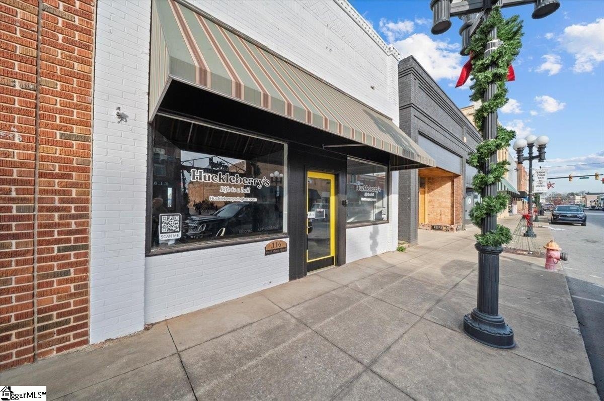 Downtown Union Commercial Storefront