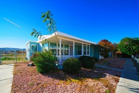 Updated Duplex in Ridgecrest